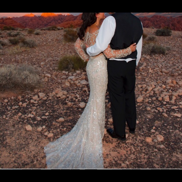 Coture wedding dress - Picture 2 of 5